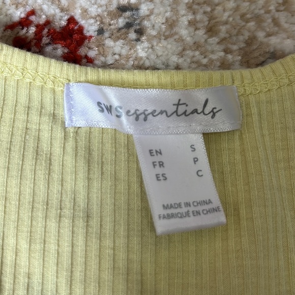 Cute summer yellow tank top with tie up in front - Picture 2 of 3